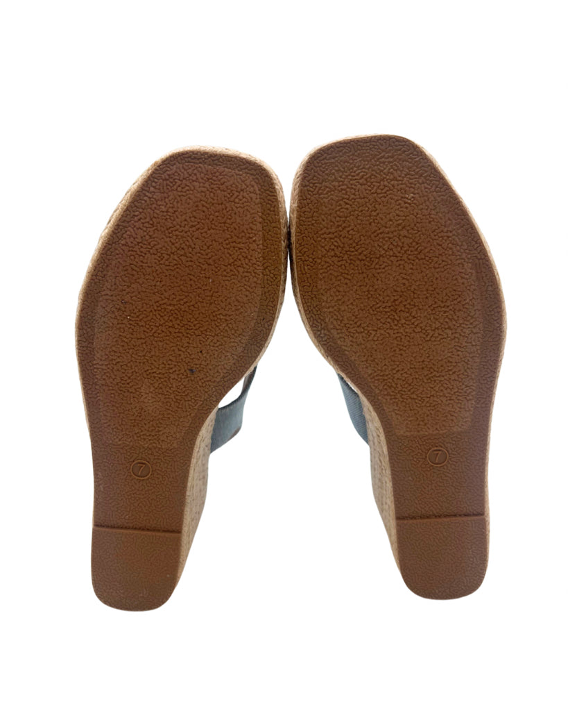 Corky's Size 7 Wedges
