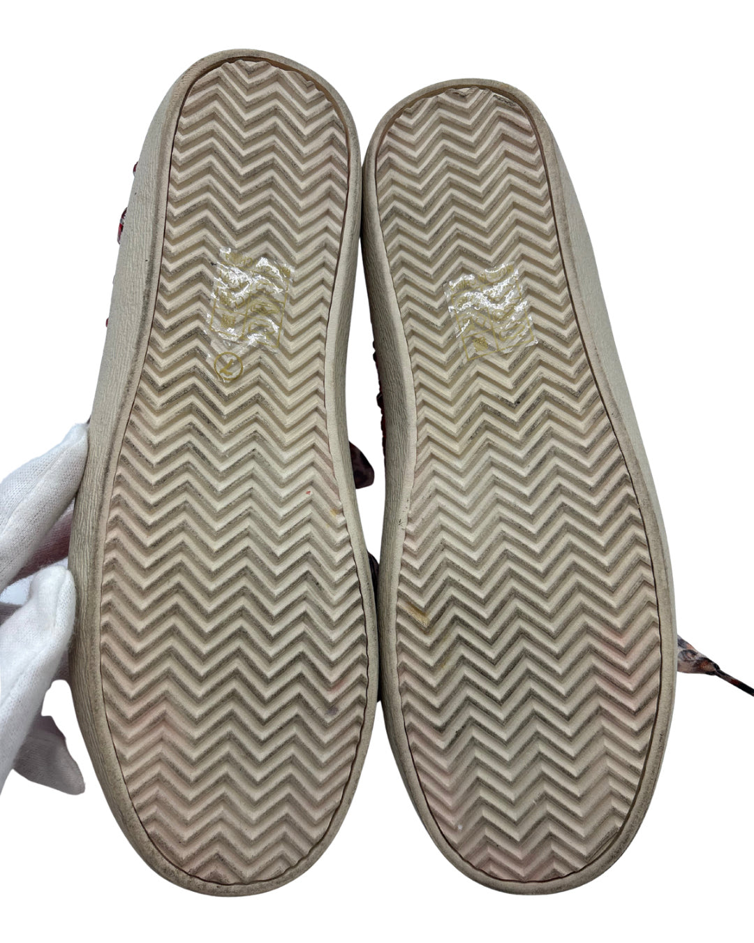 MiMi Size 7 Sneakers