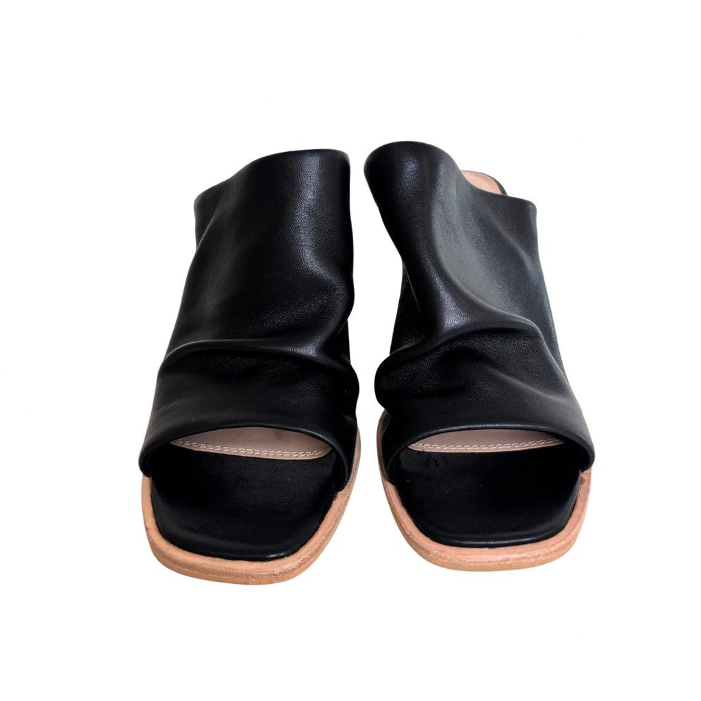 Steve Madden Size 7 Black Heel Sandal