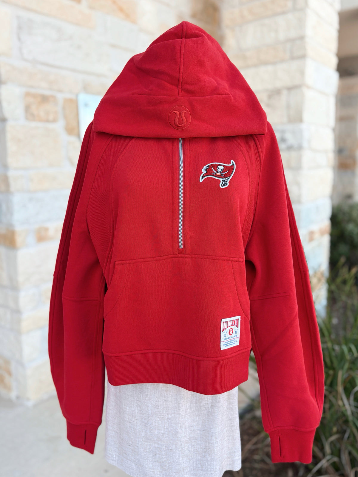 Lululemon Women's NWT Size M/L Buccaneers Scuba Jacket R/$128