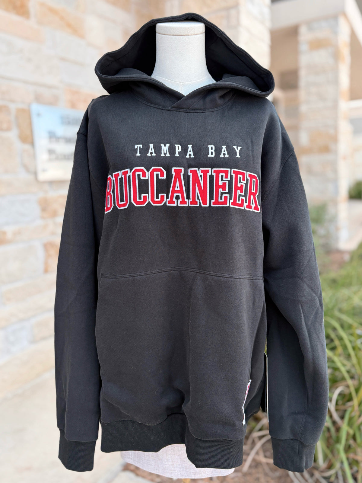 Lululemon Men's NWT Size L Buccaneers Hoodie R/$168