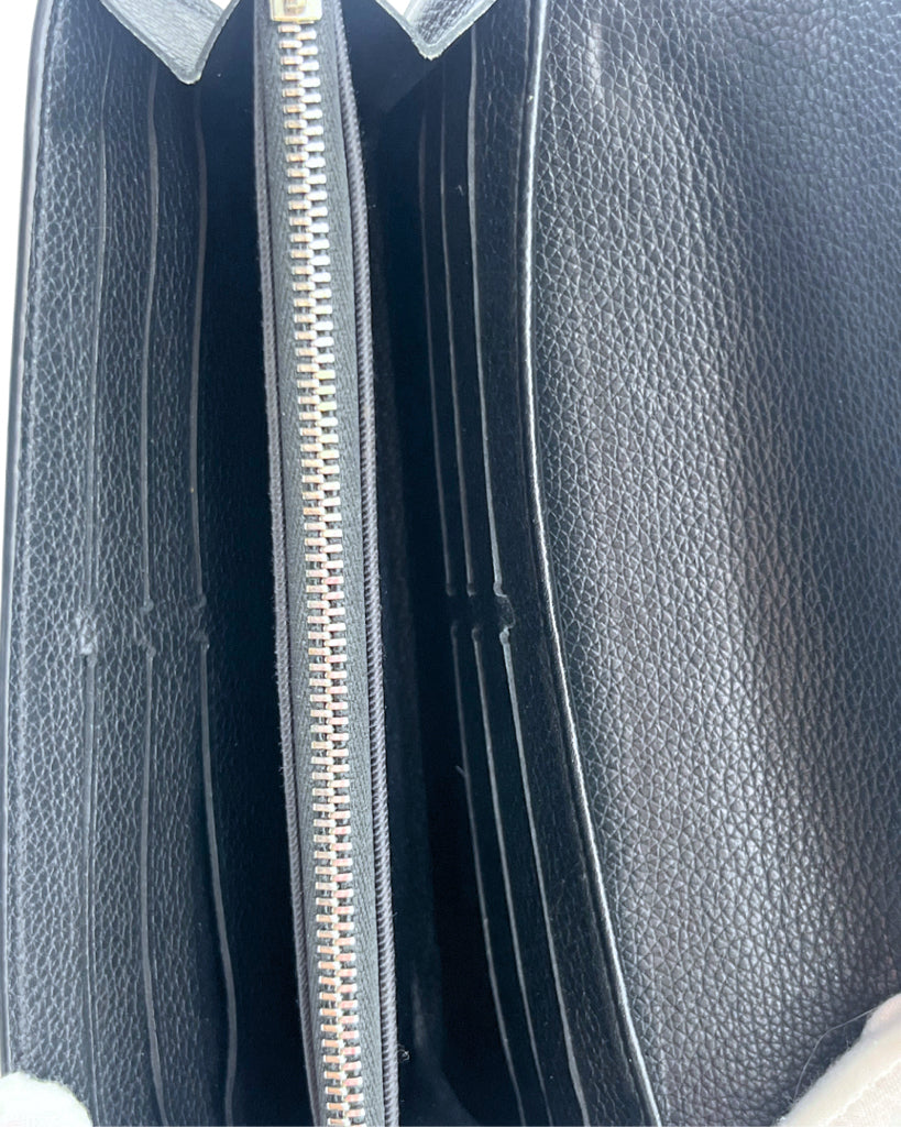 Louis Vuitton Black Lockme II