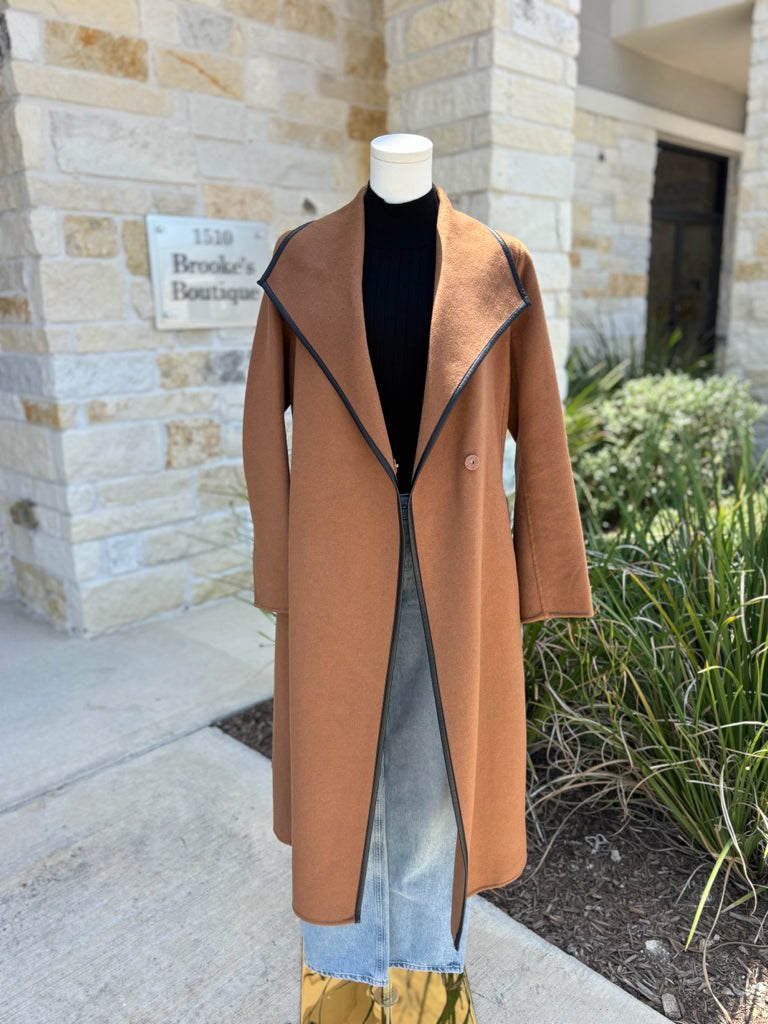 Tahari Size Small Coat R/$178
