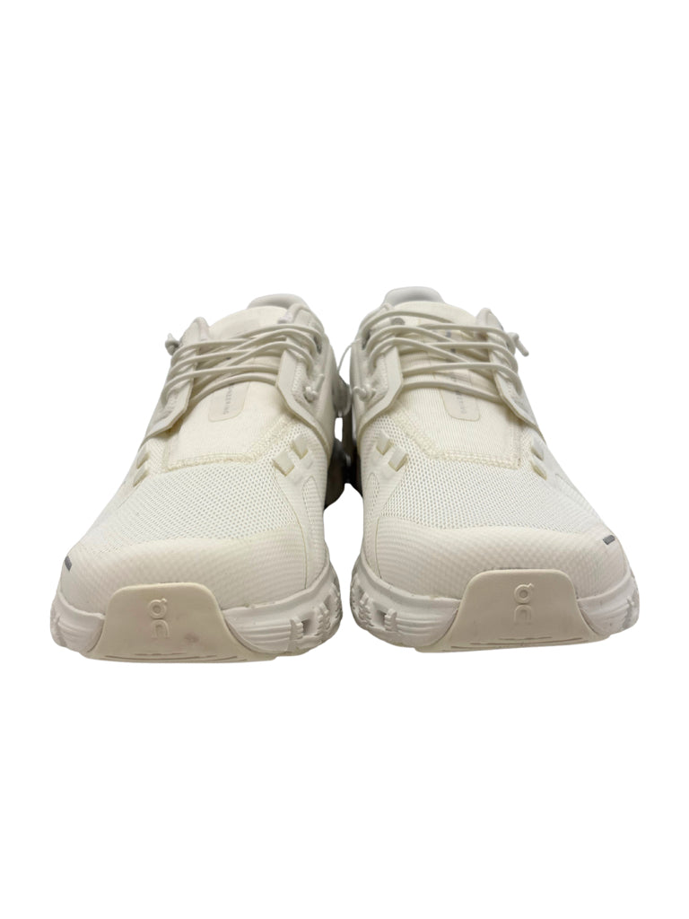 On Cloud Size 8 White Shoes