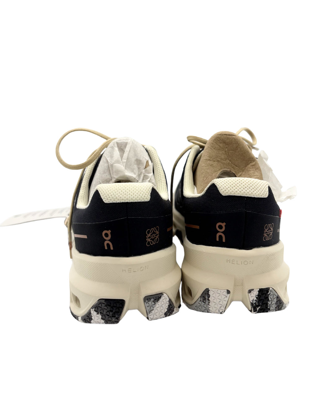 On Cloud Cloudventure Size 5 Sneakers