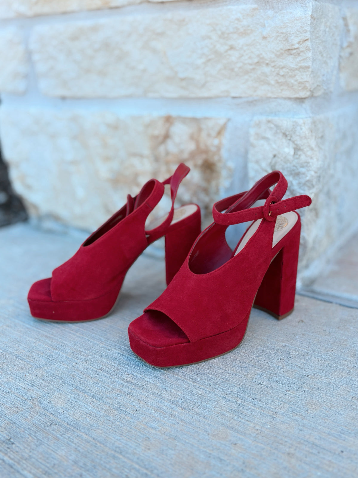 Vince Camuto Size 8.5 Heels