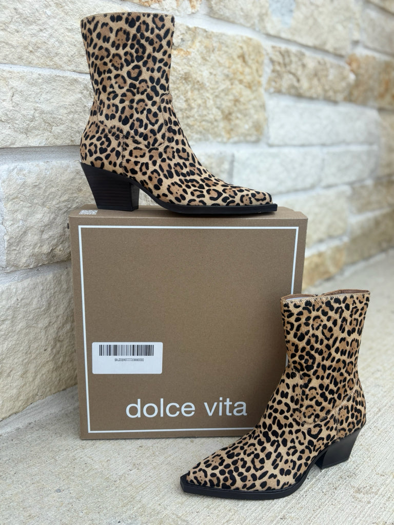 Dolce Vita Size 8 cheetah Boots