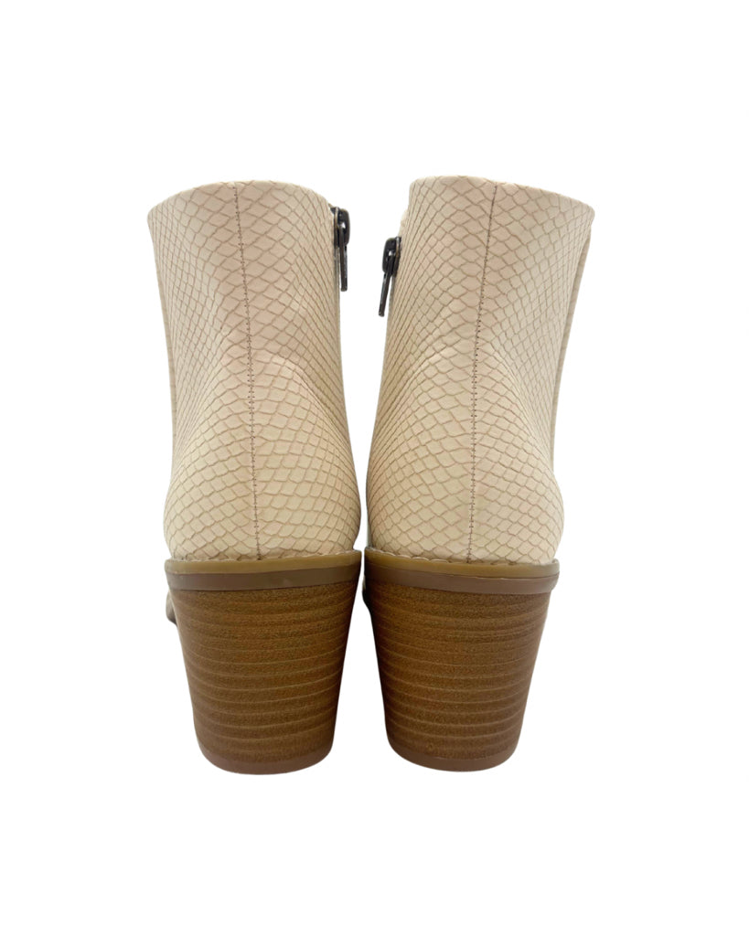 Universal Thread Size 8 Booties