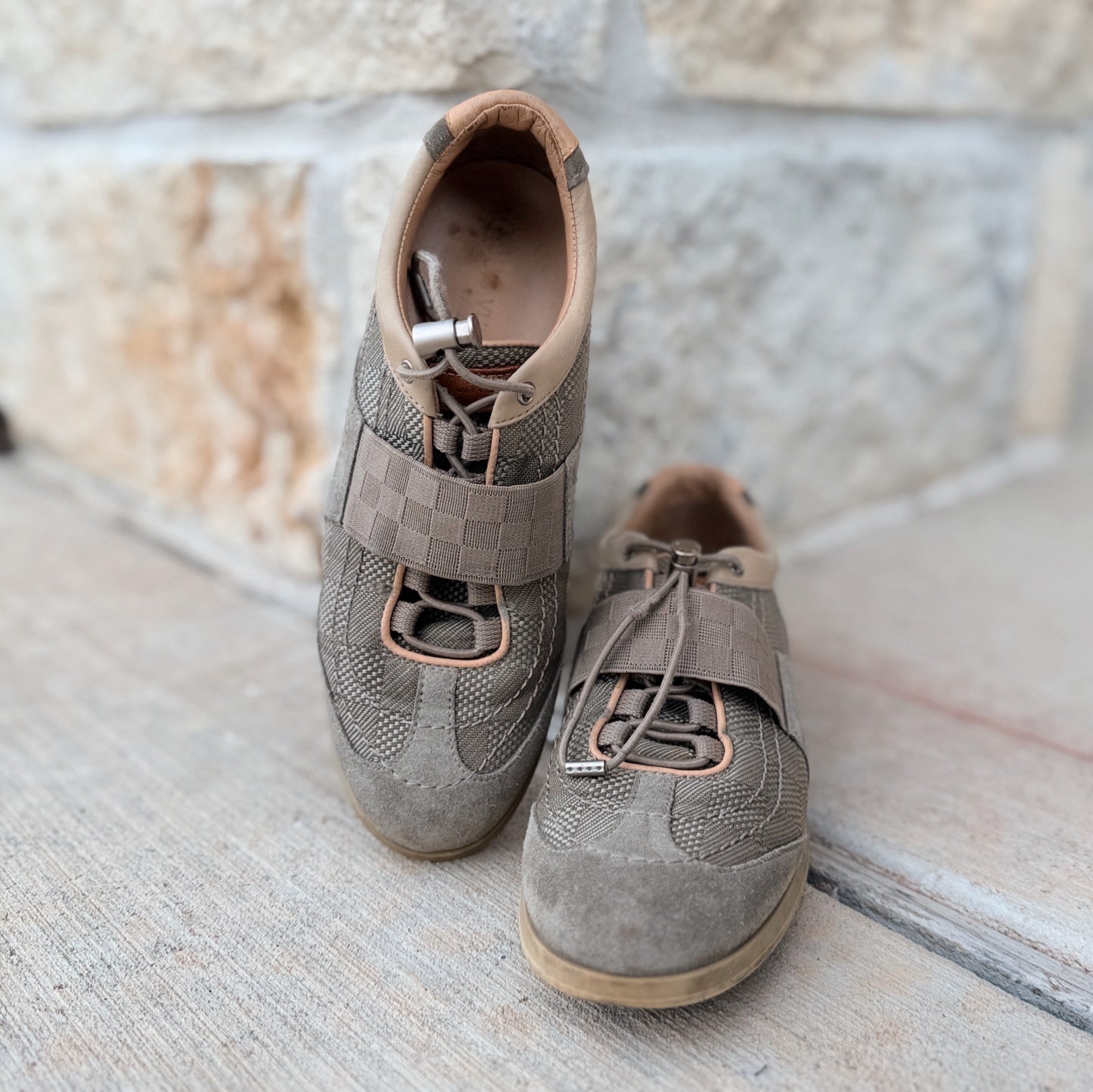 Louis Vuitton Size 7 Damier Sneakers