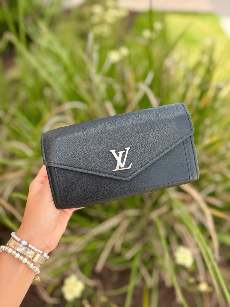 Louis Vuitton Black Lockme II