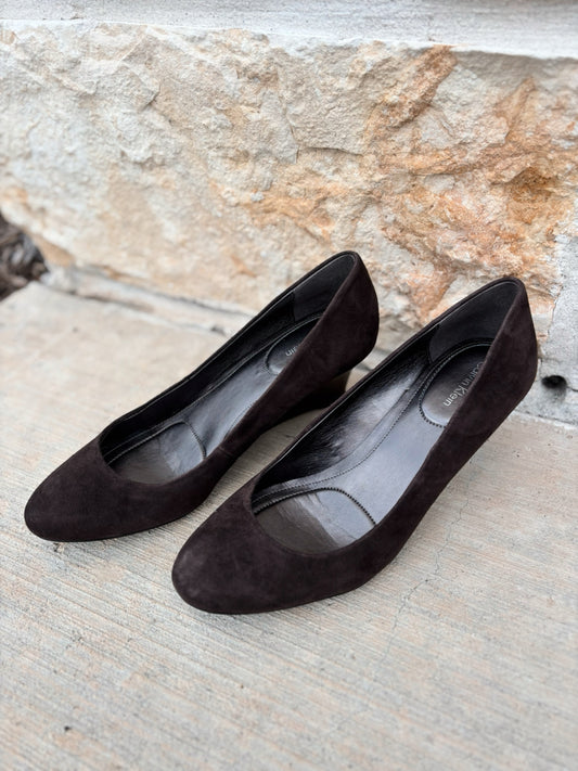 Calvin Klein Size 9 Brown Suede Wedges