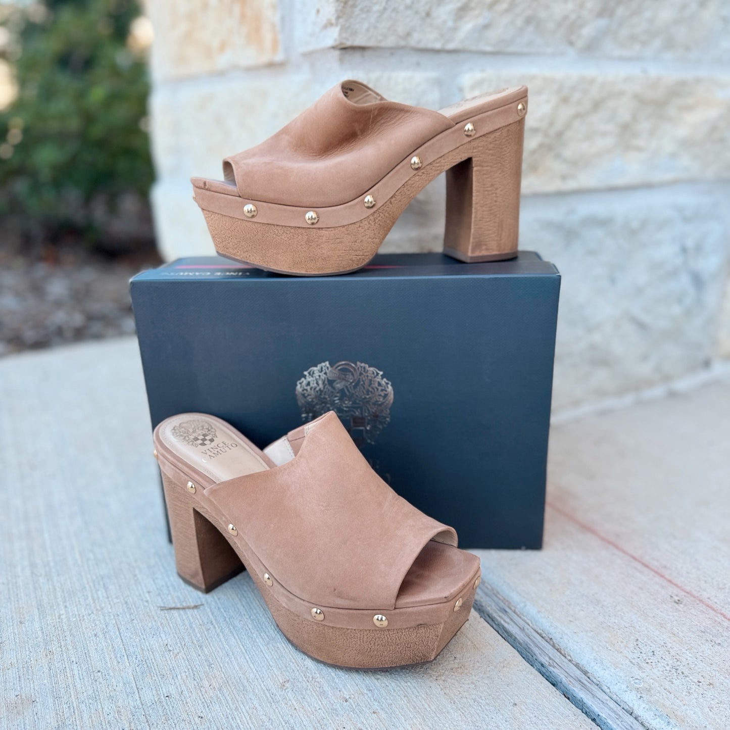 Vince Camuto Size 9 Brown Platform Heels