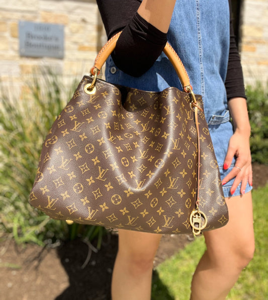 Louis Vuitton Artsy MM