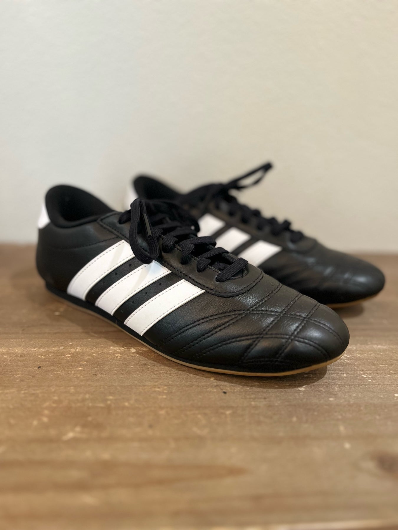 Adidas Size 10 Black Shoes