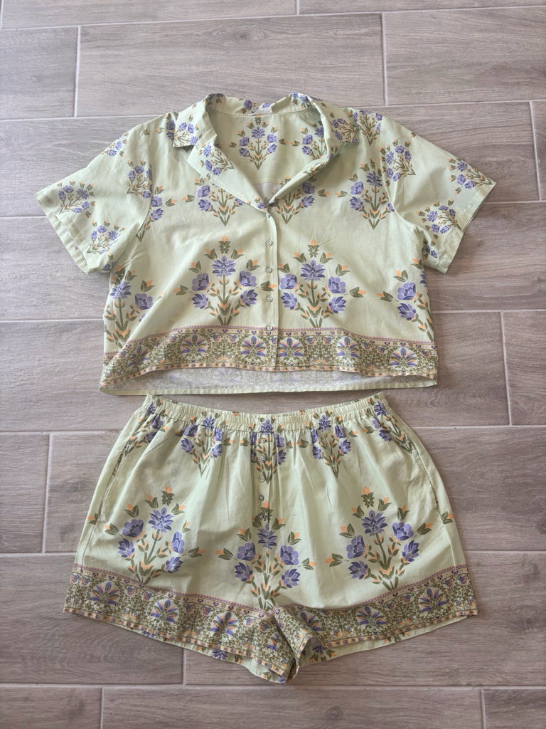 A Loves A Size XL Set R/$97 & $109