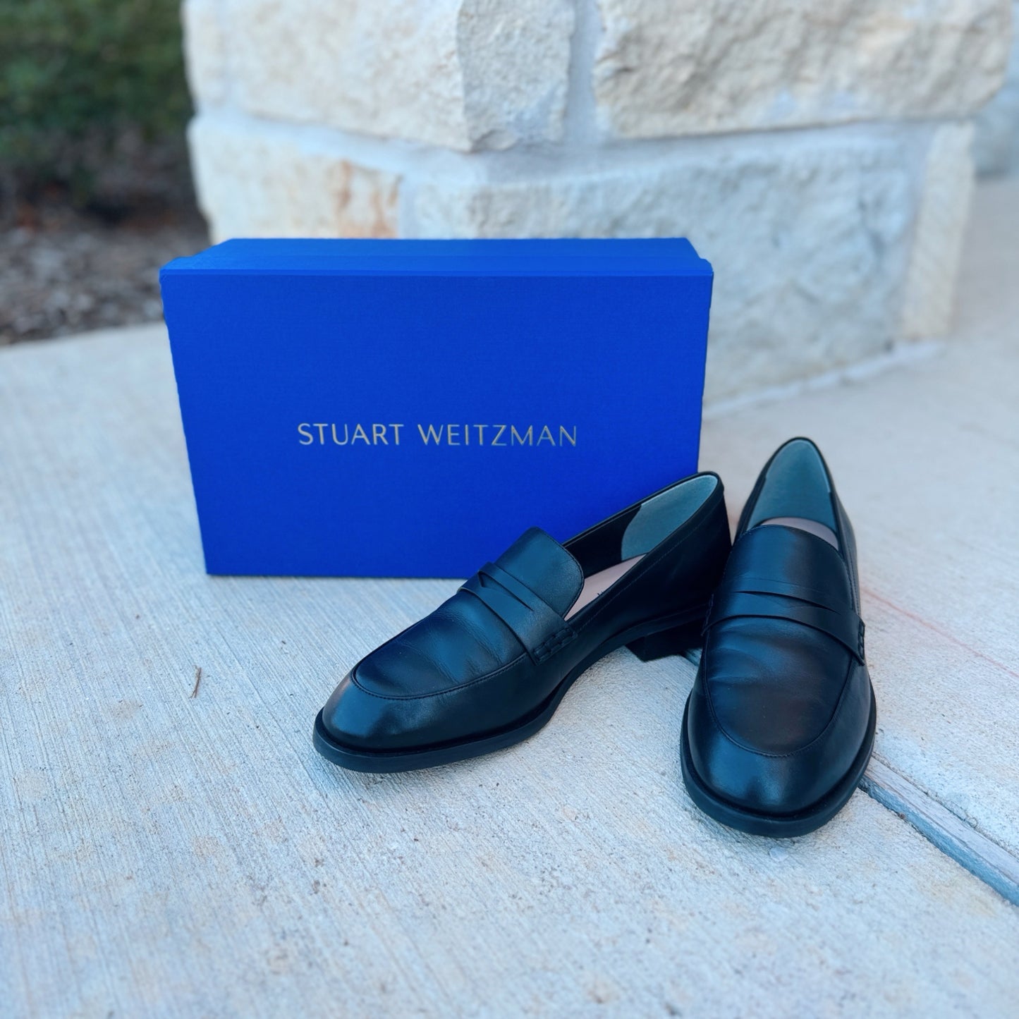 Stuart Weitzman Size 9.5 Black Loafers