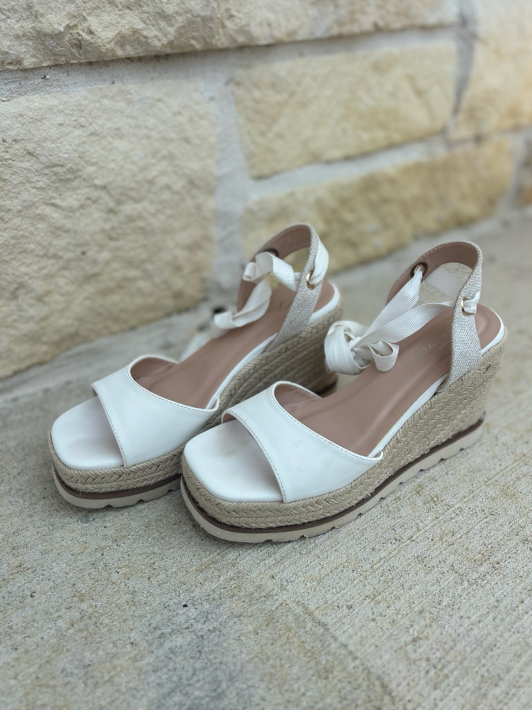 Forever Size 7.5 White Shoes