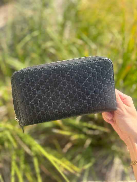 Gucci Black Zippy Wallet
