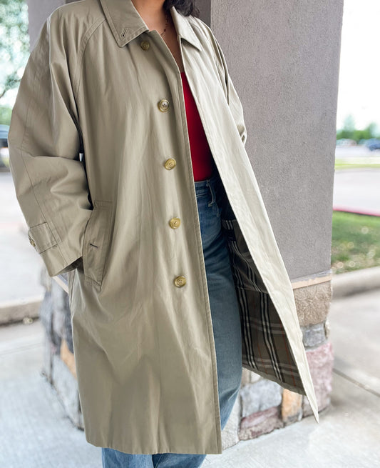 Burberry Size Large Vintage Trench Coat