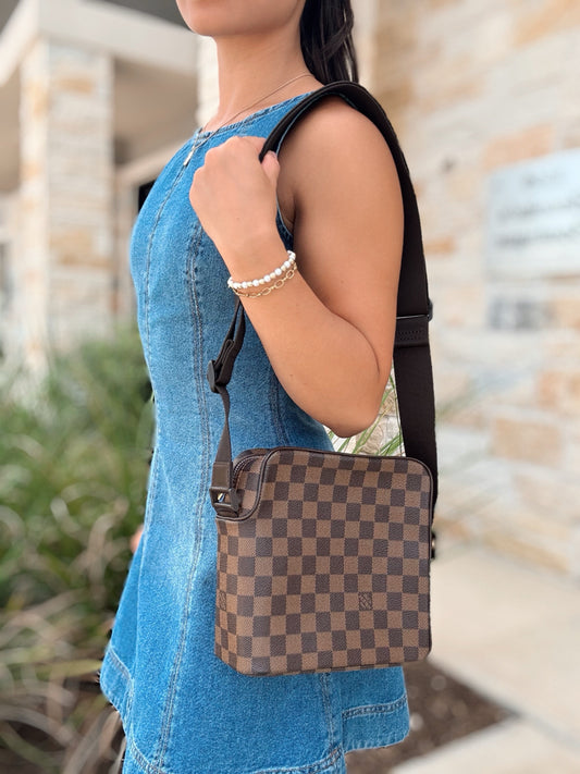 Louis Vuitton Navigilo Messenger Bag