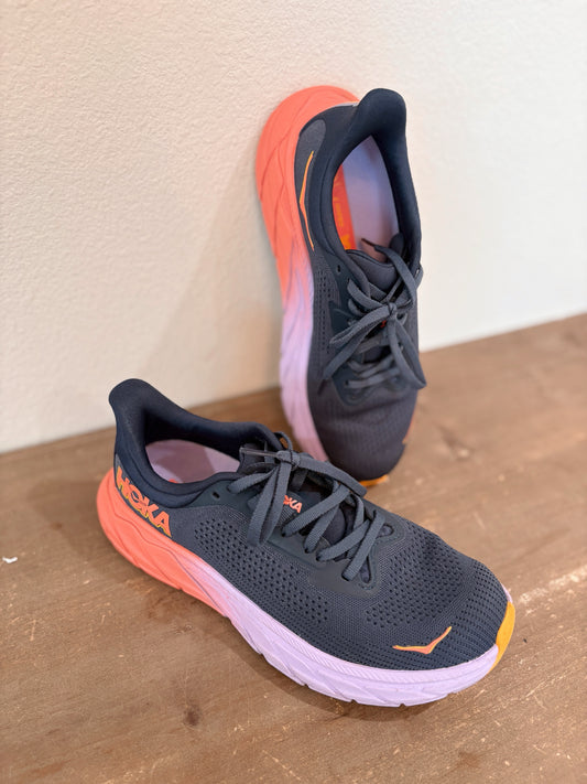 HOKA Size 7 Sneaker