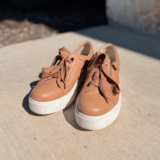 Tootsies Size 11 Tan Sneakers