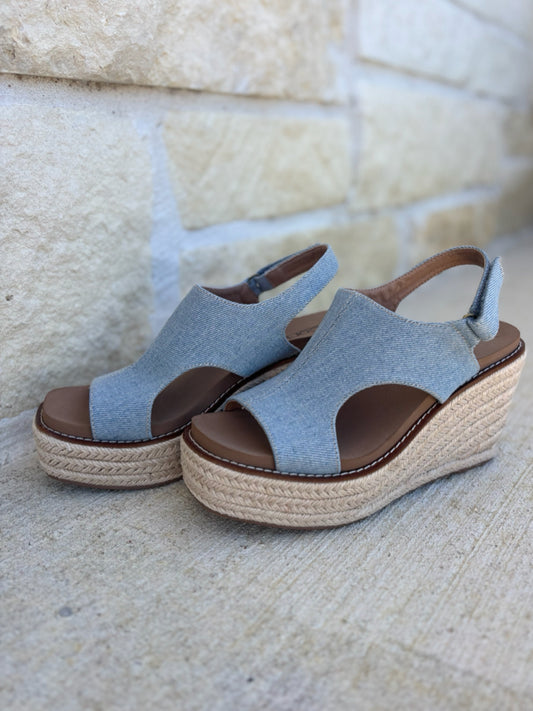 Corky's Size 7 Wedges