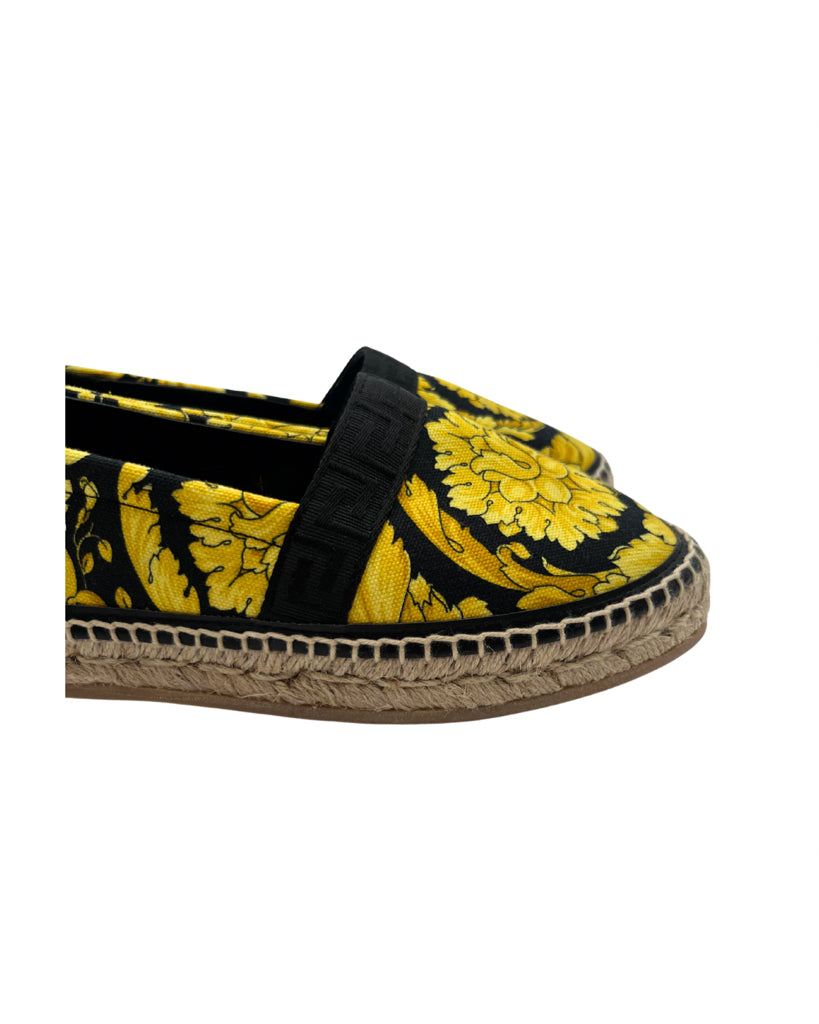 Versace Size 35 Gold Shoes