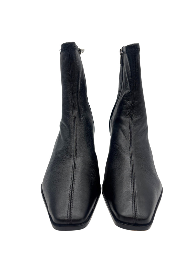 Antonio Melani Size 8.5 Booties