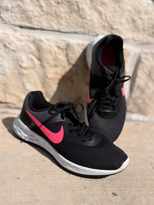 Nike Size 11 Black Shoes