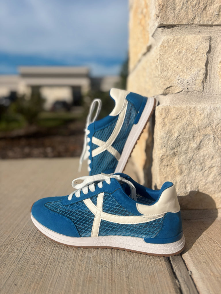 Dolce Vida Size 11 Blue Sneakers