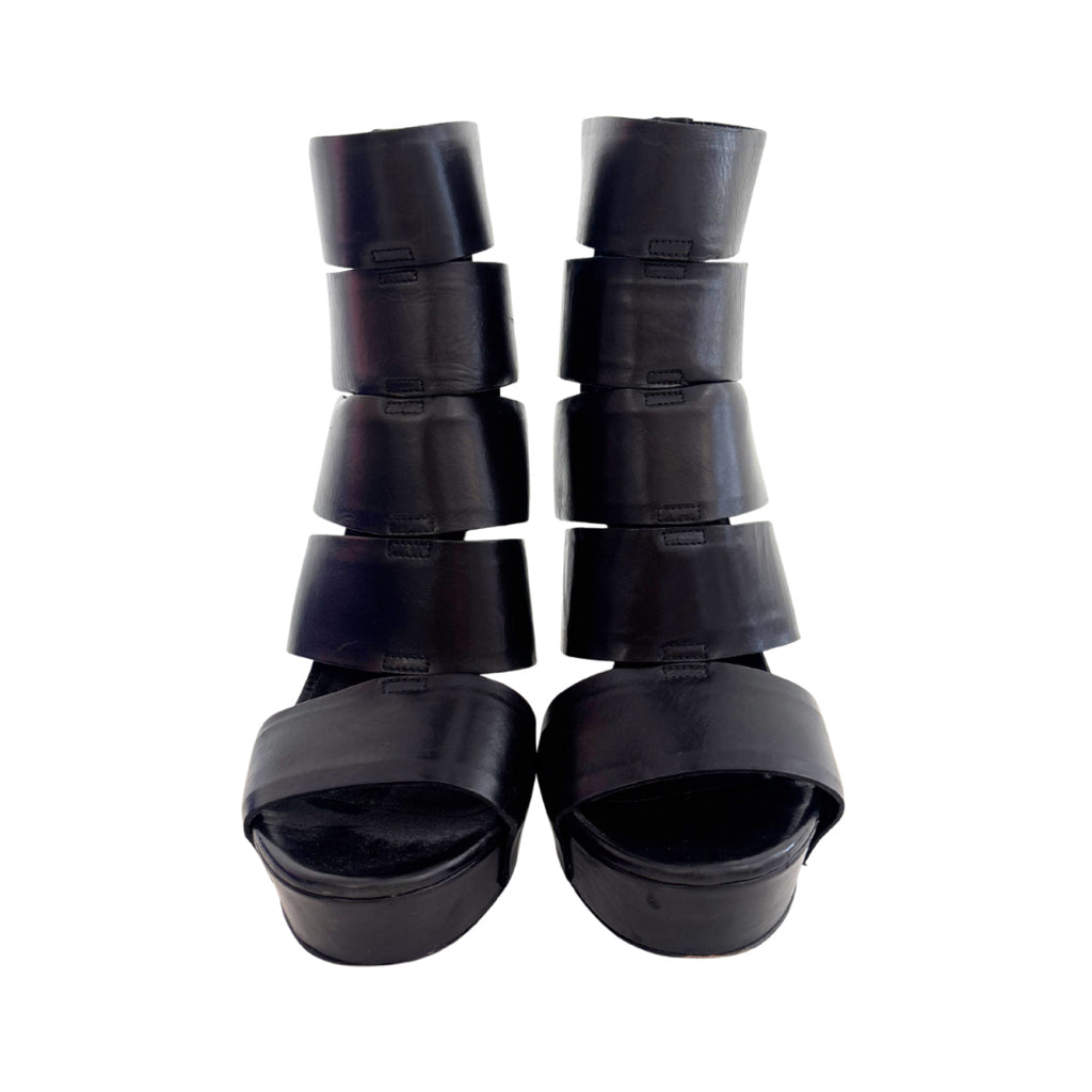 Vera Wang Size 7.5 Black Shoes