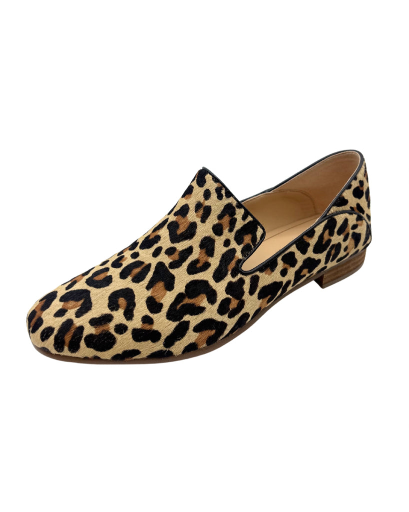 Clarks Size 9 Leopard Print Loafers