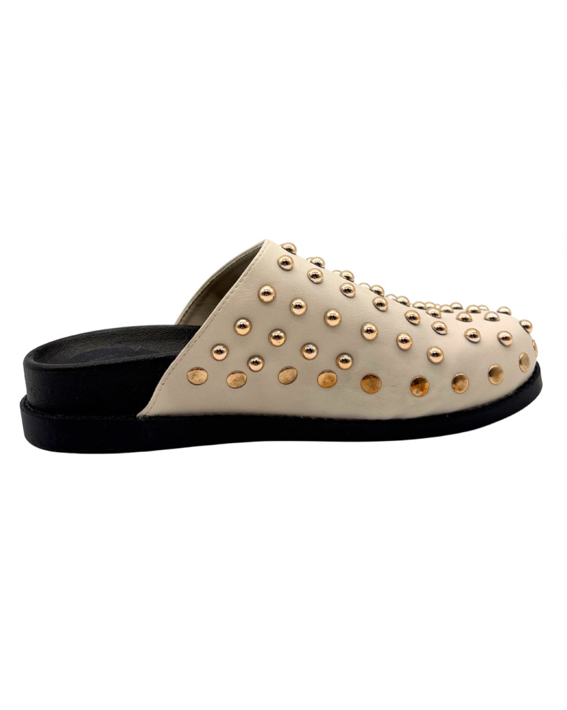AZALEA WANG Size 7 Clogs