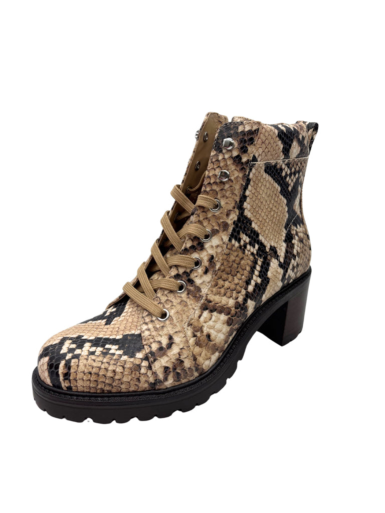 Vince Camuto Size 8 Snake Booties