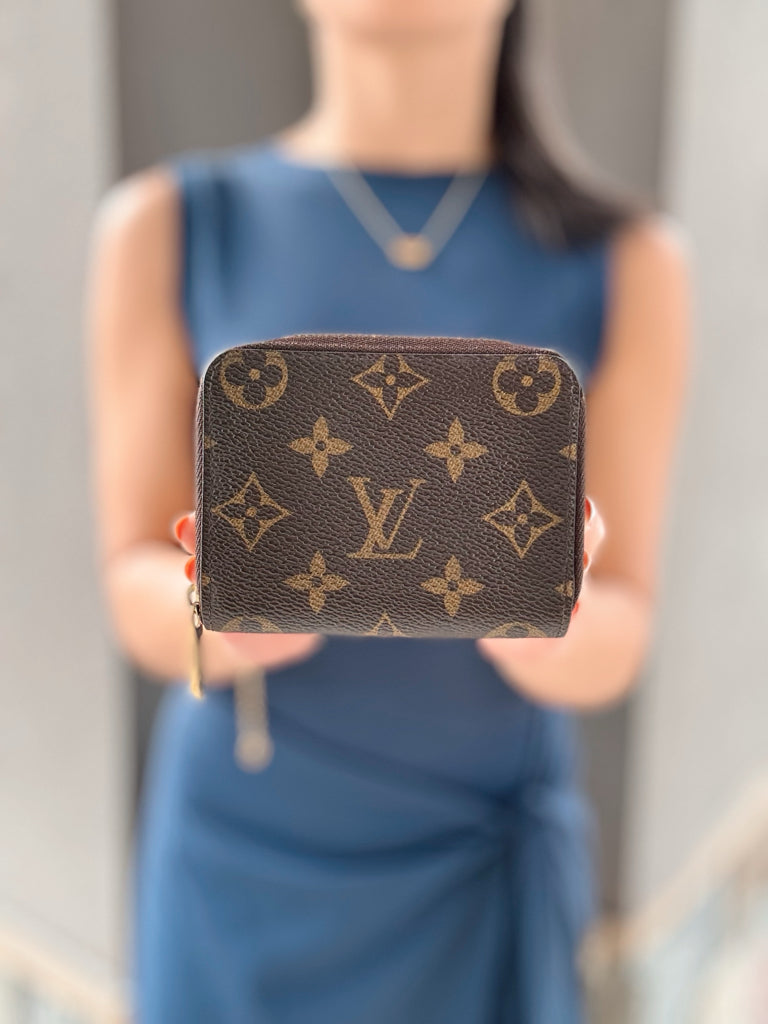 Louis Vuitton Size Small Monogram Wallet