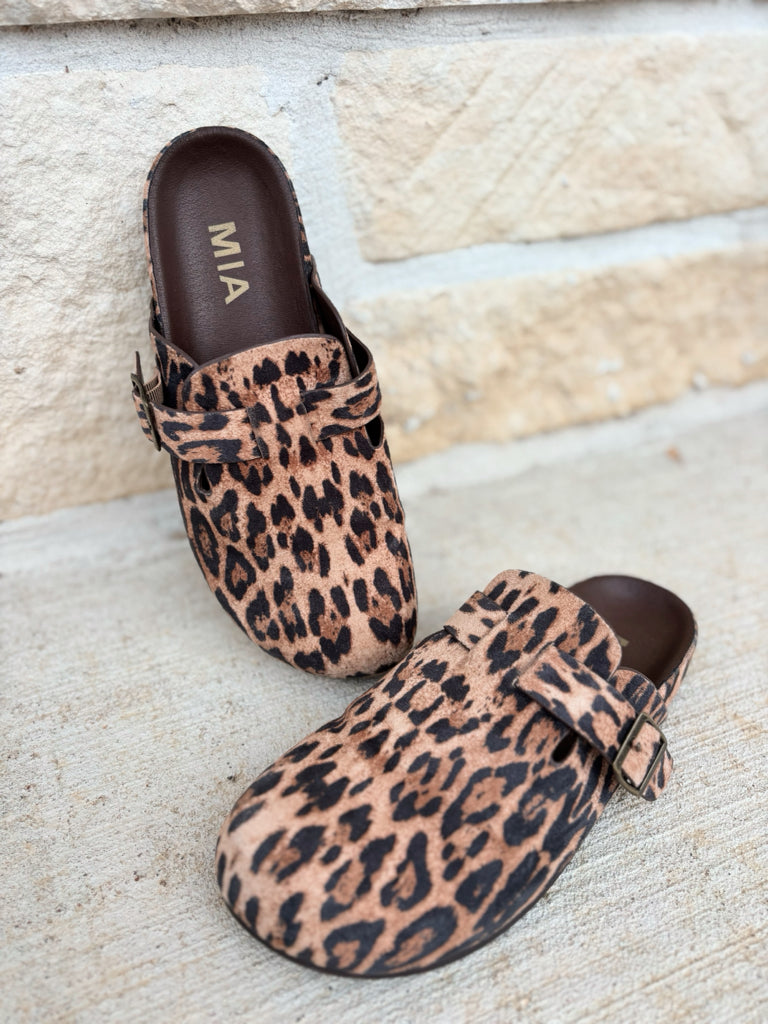 Mia Size 7 Clogs