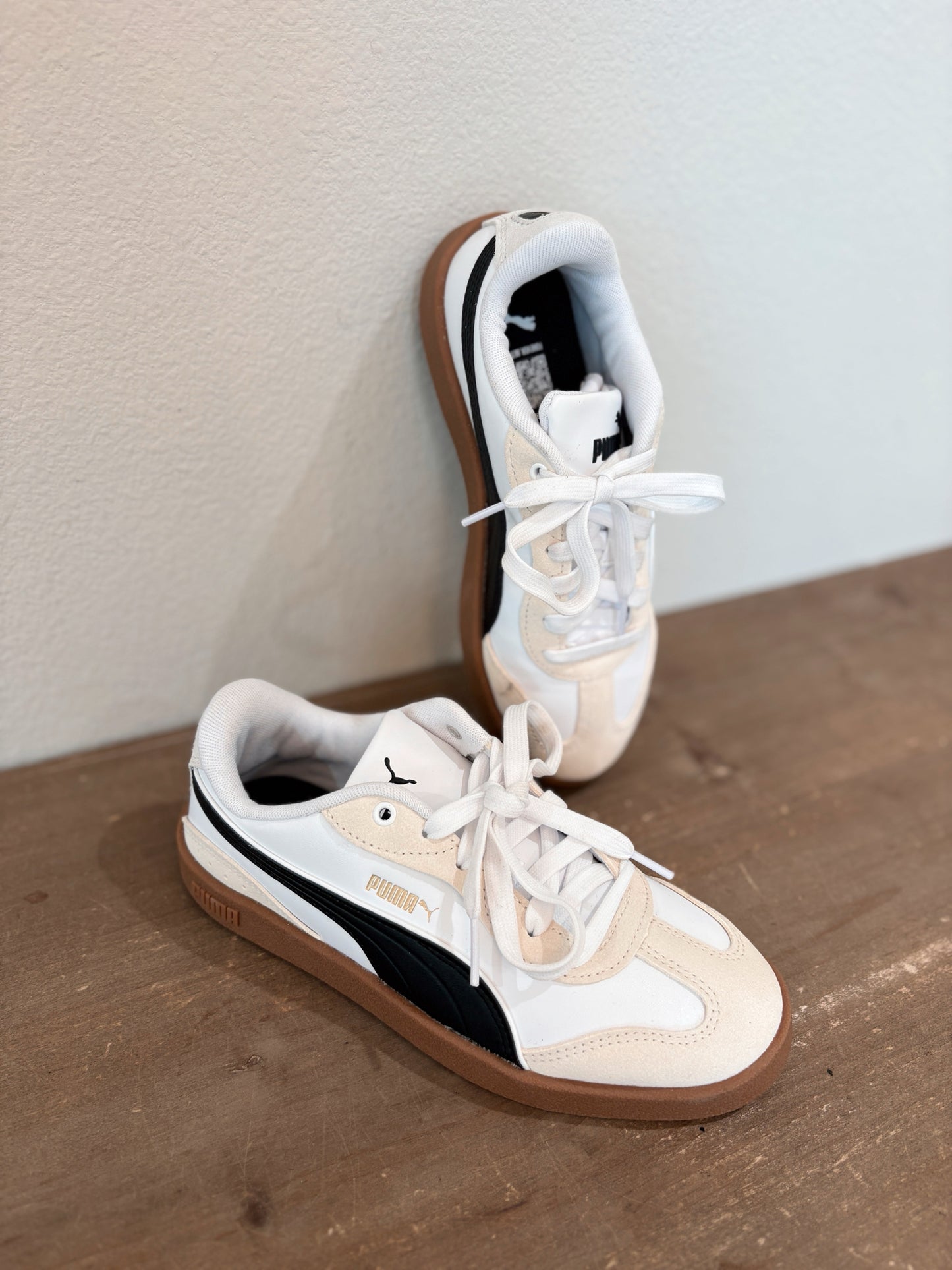 Puma Size 5.5 Sneakers