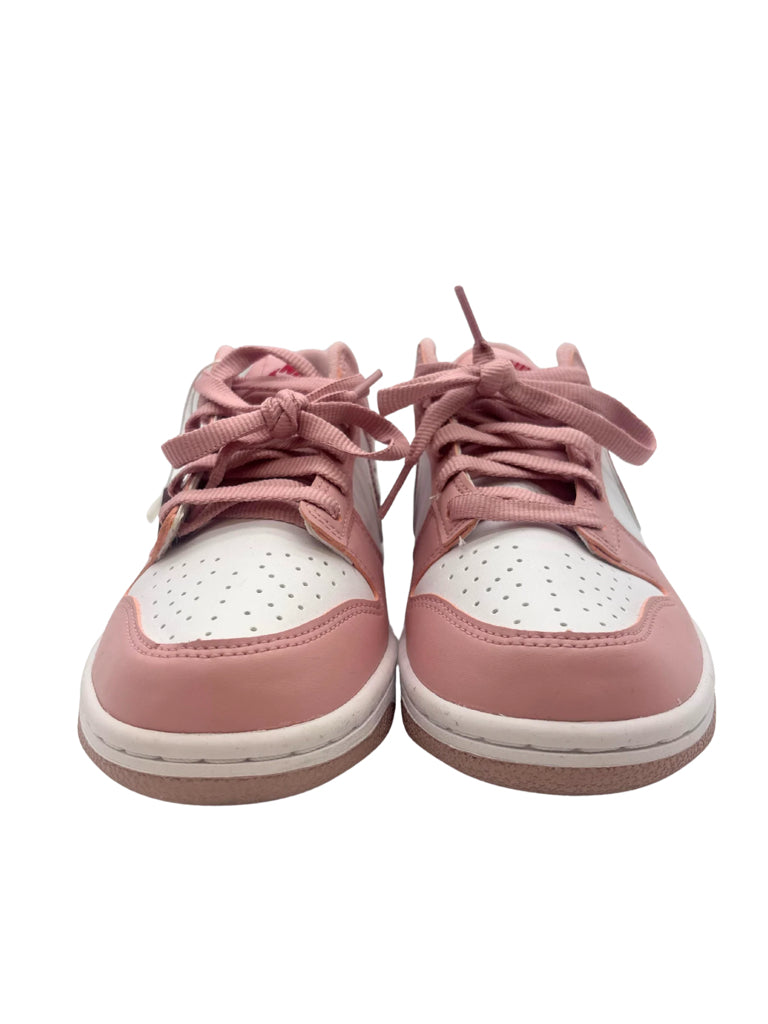 Nike Size 6.5Y (Fits like Women's 8) Pink Shoes