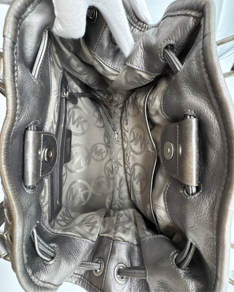 Michael Kors Silver Sholder Bag