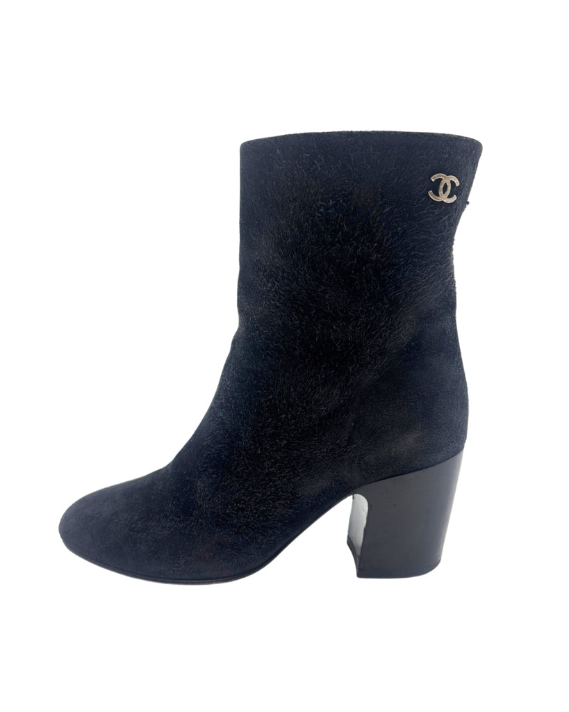 Chanel Size 36 Black Suede Boots