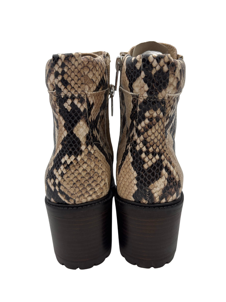 Vince Camuto Size 8 Snake Booties