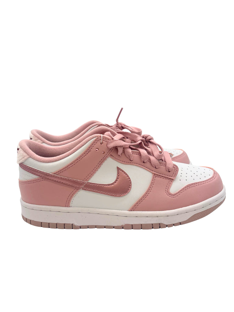 Nike Size 6.5Y (Fits like Women's 8) Pink Shoes
