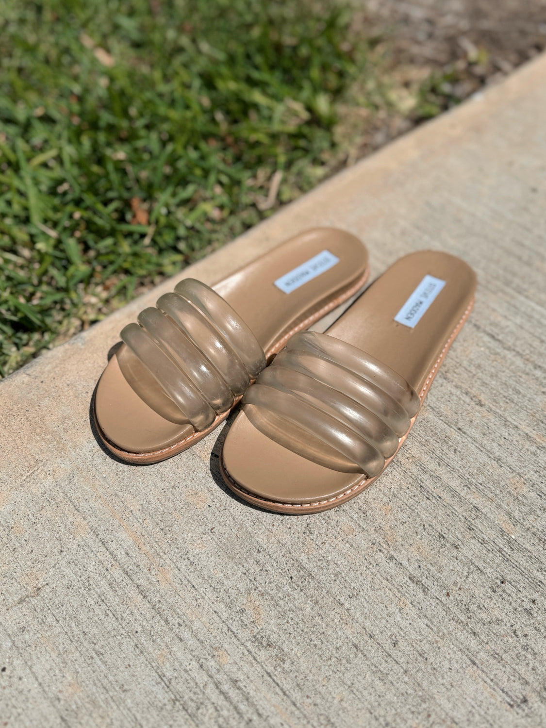 Steve Madden Size 6 Beige Sandals