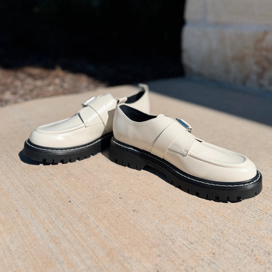 Marc Fisher Size 11 Ivory Loafers