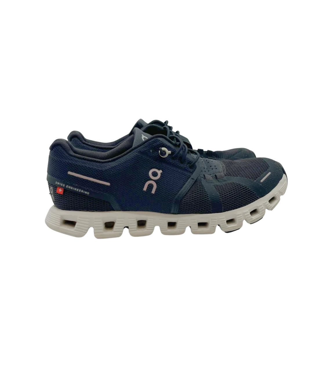 On Cloud Size 6 Black Sneaker