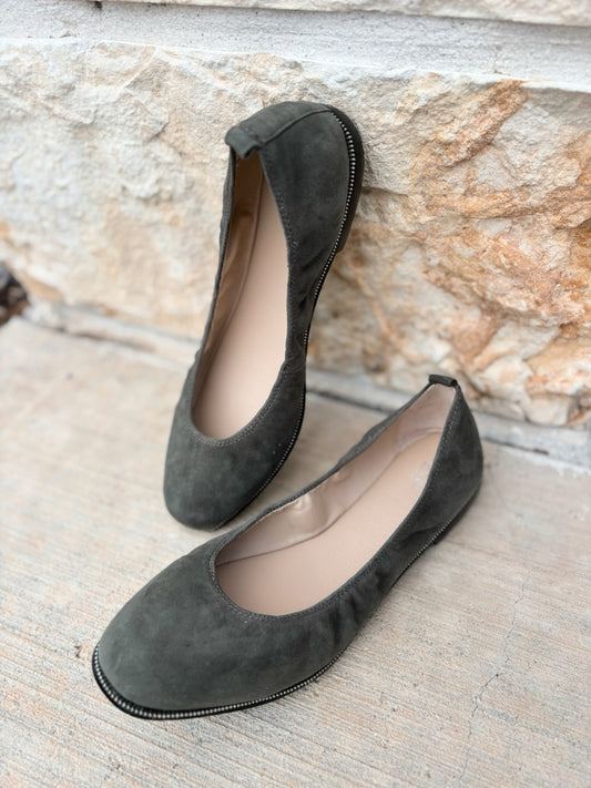 Botkier Size 8.5 Green Flats