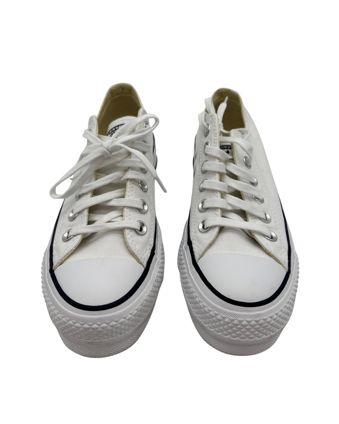 Converse Size 6 White Shoes