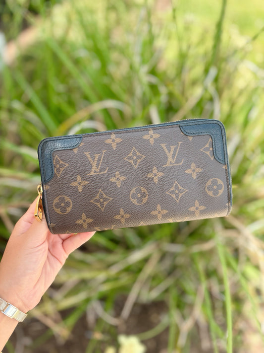 Louis Vuitton Mono Wallet