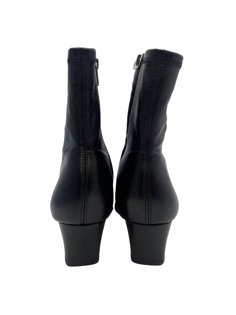 Antonio Melani Size 8.5 Booties